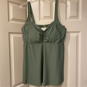 Aqua Eve Plus Ruched Tankini Top EUC